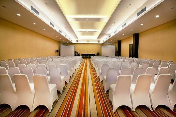 Yasmin Hotel Karawaci Tangerang Dış mekan fotoğraf